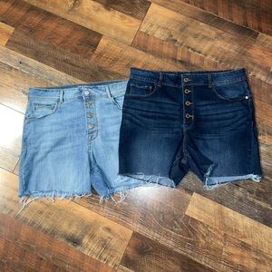 {Time and Tru} Denim cut-off shorts